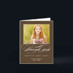 Cartões de agradecimentos de Graduação de Script B<br><div class="desc">Personalize este cartões de agradecimentos moderno e prepare-se para enviar a sua nota em estilo. Design © berryberrysweet.com</div>