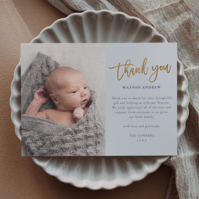 Cartões de agradecimentos do Baby Boy Fotográfico  (Modern gold script budget baby photo thank you cards.)