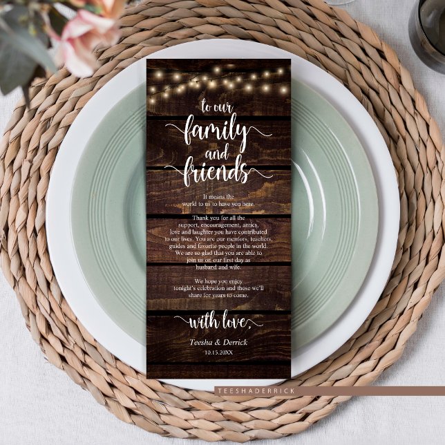Cartões de agradecimentos Rustic Wedch Place Setti (Rustic Wedding Dinner Guest Place Setting Thank You Card, in Dark Wood Cottage String Lights Design.)