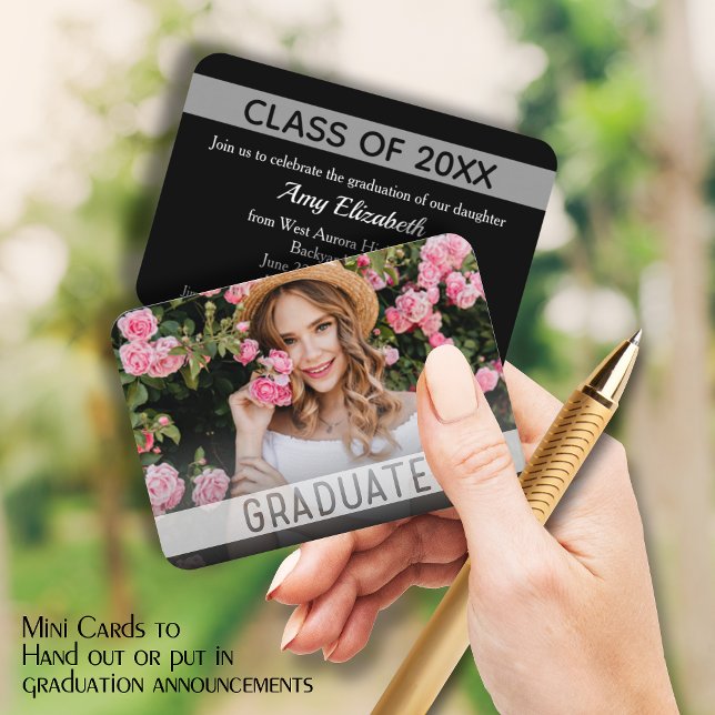 Cartões de Convite para Fotografias do Formando MI (Small 3.5" x 2.5" graduation party cards to hand out or include in your graduation announcements.)