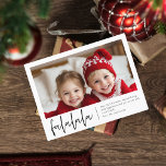 cartões de foto de Natal Personalizado "Falalala"<br><div class="desc">Adicione um toque festivo aos seus cartões de natal com este charmoso Cartões de foto de Natal "Falalala". Personalize-o com a foto e o nome da sua família, fazer-o como um único guardião para os seus entes queridos. A alegre citação de Natal e na moda trazem alegria e calor de...</div>