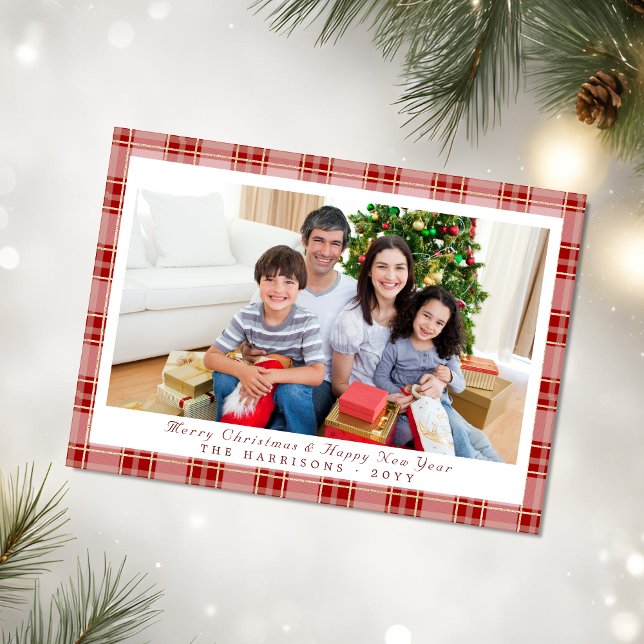 Cartões de foto de Natal Vermelho Elegante (Elegant Red Plaid Holiday Photo Card)