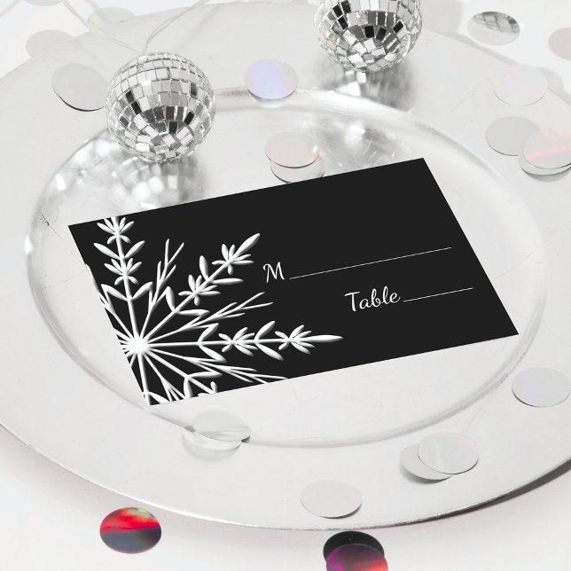 Cartões de Localização de Casamento de Inverno Flo (Set a festive table with the wintery Black and White Snowflake Winter Wedding Place Card.)