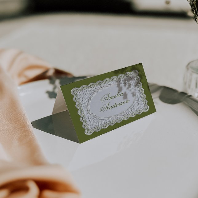Cartões de lugar de casamento com renda verde oliv (Criador carregado)