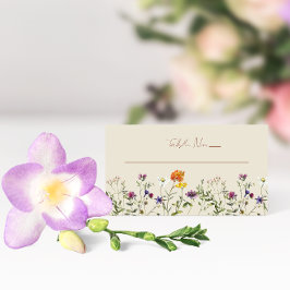 Cartões de lugar de casamento no jardim de flores