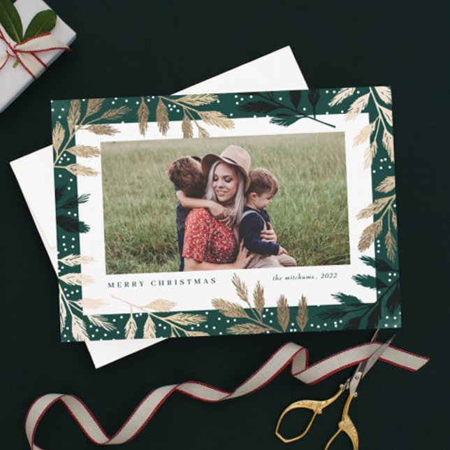 Cartões de Natal de Fotografias Douradas Elegantes (Elegant green and gold foil branch frame photo Christmas holiday magnetic cards.)