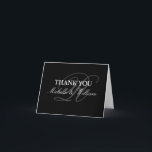 Cartões de nota personalizados para agradecimento<br><div class="desc">Cartões de nota personalizados para agradecimento de casamento. Design preto e branco chique com monograma de nome sofisticado para noiva e noivo / casal recém-casado. Cartões de casamento personalizáveis para convidados. Tipografia elegante e sofisticada. Visual elegante e glamoroso.</div>