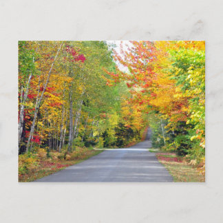 Cartões postais do Autumn Fall Colors Road no Queb