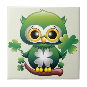 Cartoon Fofa de St Patrick de Coruja Bebê