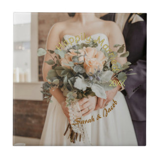 CASADOS FELIZES AMARELO VERDE PASTEL MARROM FOTO A
