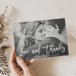 Casamento Da Caligrafia Russa Obrigado Cartão com<br><div class="desc">Casamento de Caligrafia Rusta Obrigado Cartão com fotos com um Kraft Paper Impressão nas costas. Para personalização mais avançada deste design,  clique no botão "Personalizar".</div>