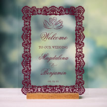 Casamento de Cisnes Burgundy com Moldura de Renda