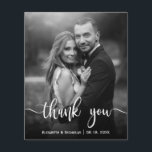 Casamento de Foto Branco Preto Elegante de Orçamen<br><div class="desc">Personalização Romântica Da Caligrafia Elegante Do Orçamento 2 Casamento De Foto Branco Preto Obrigado Baixo Barato De Orçamento Cartão Fino. Envie obrigados aos seus amigos e familiares por fazerem parte do seu dia especial com este obrigado personalizado personalizado. Ele apresenta um design de cobertura de texto do script de fonte...</div>