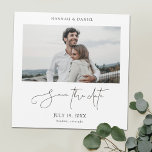 Casamento de Fotografias Personalizado Guardar o M<br><div class="desc">Este simples casamento de fotos em chic salve a data do cartão magnético mostra sua foto com seus primeiros nomes acima dela. 'Salvar a Data' está em um roteiro animado moderno e relaxado. Este elemento de script do design não pode ser alterado. Observe que, para efeitos estilísticos, usamos todas as...</div>