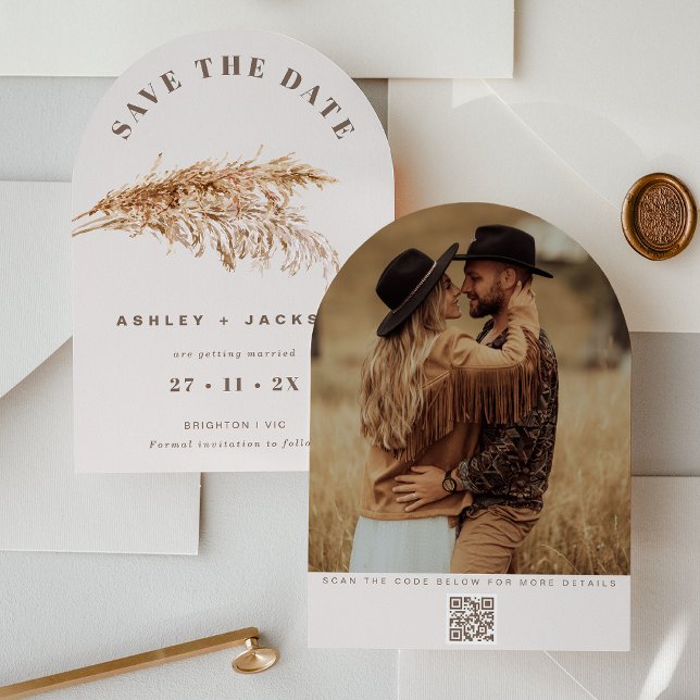 Casamento De Grama Moderno Pampas Salve O Cartão D (Boho Beige Pampas Grass Save The Date Card Wedding Couples Photo, QR code, Modern Arch Save The Date)