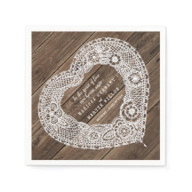 Casamento de madeira rústica e guardanapos de rend