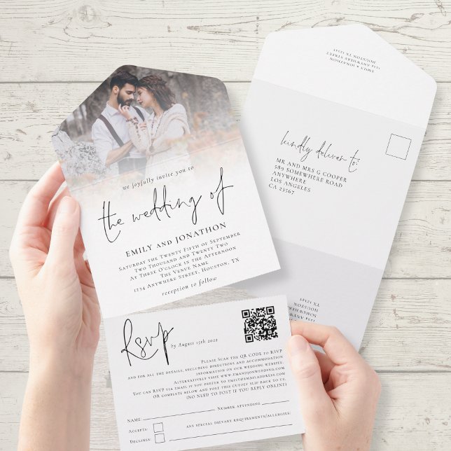 Casamento de Script de Código QR de Sobreposição d (Convenient all in one invitation and rsvp. Part of a large wedding collection of matching items)