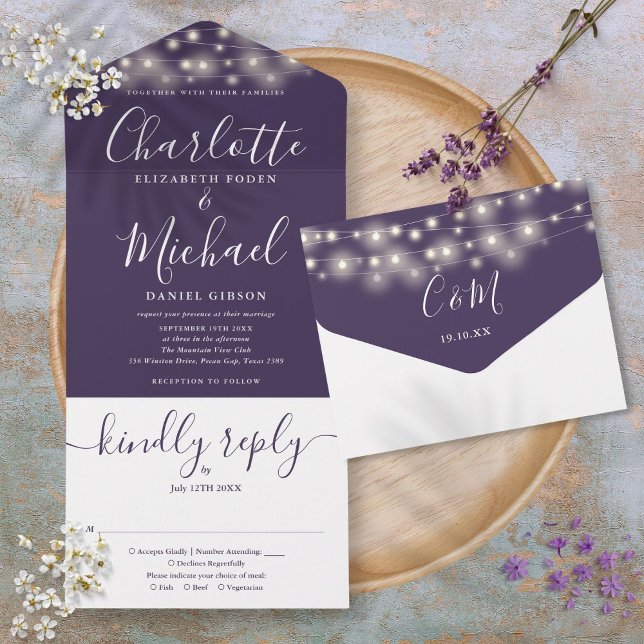 Casamento de Script Elegante das Luzes de Corda Ro (Purple String Lights Elegant Script Wedding All In One Invitation)