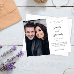 Casamento Elegante De Caligrafia De Foto Do Lado D<br><div class="desc">** SATIN PAPER É PAPEL FINO. ATUALIZE O PAPEL PARA OBTER UM PAPEL MAIS ESPESADO. TEM UMA OPÇÃO PARA ENVELOPES. *** Economize dinheiro em convites com este convite menor que tem uma opção para envelopes. Prepare seus hóspedes para a incrível recepção de casamento com seu convite para o casamento da...</div>