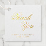 Casamento Elegante Formal Tradicional<br><div class="desc">A tipografia elegante favorece as etiquetas com uma simples design com a mensagem "Obrigado" em caligrafia e seus nomes e data abaixo. Todos os design estão em folha de ouro real sobre fundo branco. Estas etiquetas de rico são excelentes para um casamento formal e adicionam um toque elegante aos vossos...</div>
