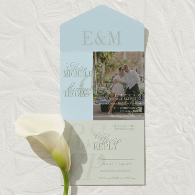 Casamento Moderno em Verde Sage e Azul com Letra (Modern Script Sage Green and Blue Wedding All In One Invitation)