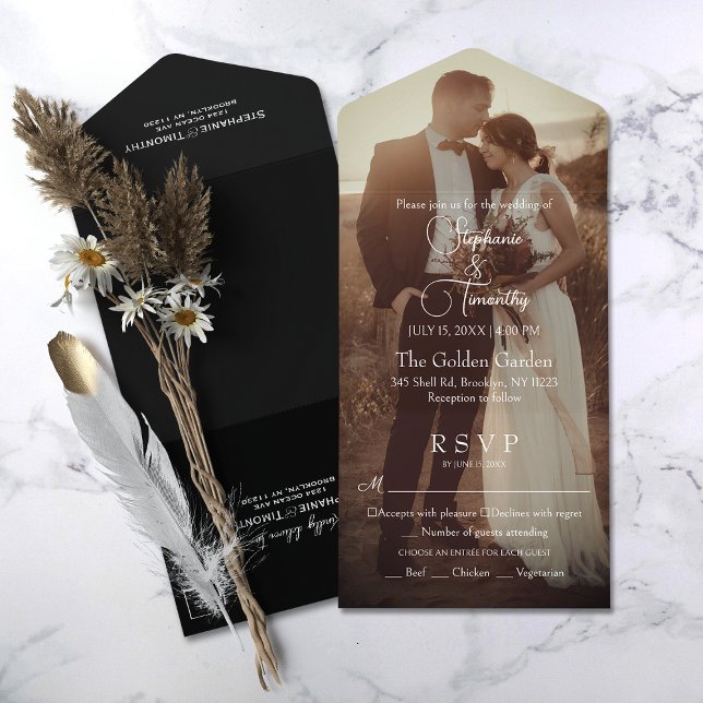 Casamento Negro de Foto Moderna (Simplify your wedding with our all-in-one invitation – convenience and beauty in a single card.)