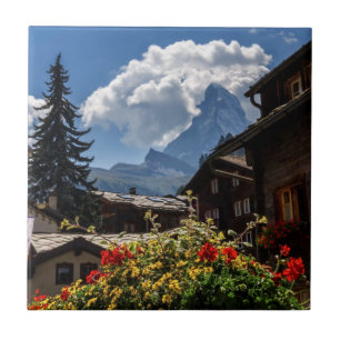 Casas da vila de Matterhorn e de Zermatt, suiça