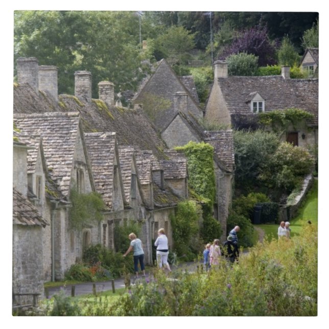Casas de pedra de Cotswold na aldeia de (Frente)