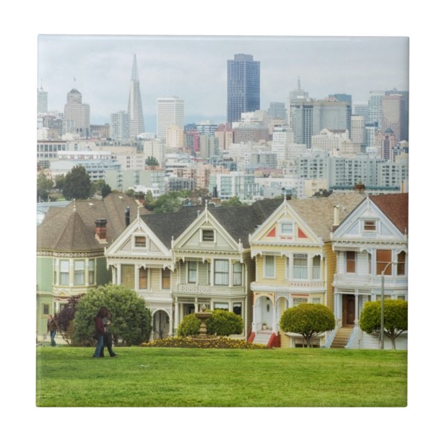 Casas pintadas das senhoras, do Victorian e (Frente)