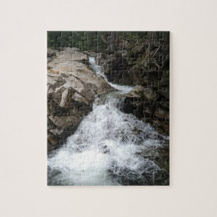 Cascata entre rochas Quebra-cabeça