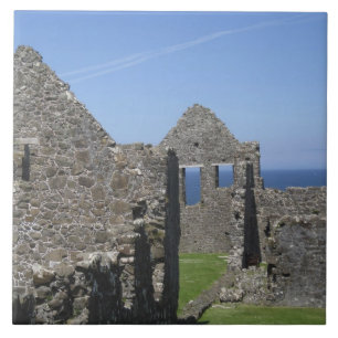Castelo de Dunluce perto de Bushmills e Portrush,