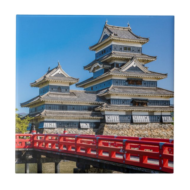 Castelo Matsumoto e ponte (Frente)