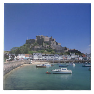 Castelo Mount Orgueil e porto, Gorey, Jersey