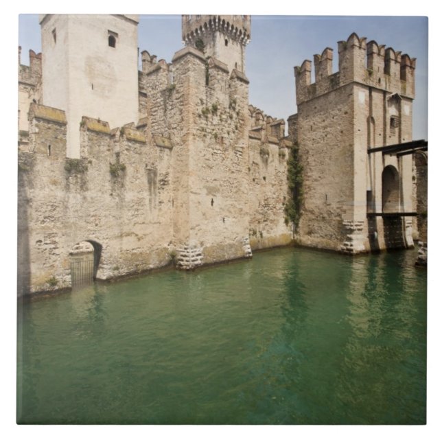 Castelo Scaliger, Sirmione, Província de Brescia, (Frente)