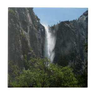 Cataratas Bridalveil no Parque Nacional de Yosemit