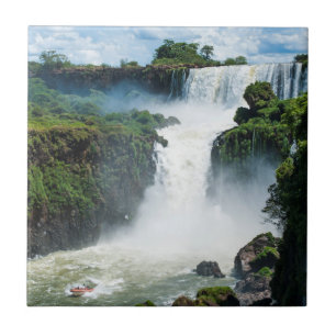 Cataratas do Iguaçu Rodeadas por Selva