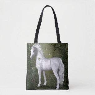 Cavalo Branco na Floresta com Bolsa