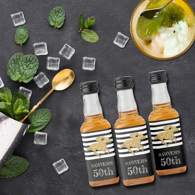 Cavalo de Corrida Dourado no Aniversário da Faixa  (Criador carregado)