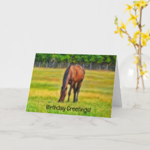 Cavalo Munching no Cartão de Aniversário de Grass