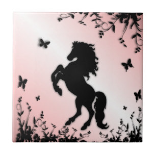 Cavalo Preto Erguido Rosa