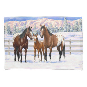 Cavalos Appaloosa De Baía Castanha Em Neve