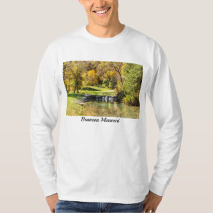 Cena Serene Na Camisa De Leve Longa Do Dogwood Cre