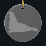 Cerâmica Cinza do ornamento do selo de elefante<br><div class="desc">Um selo de elefante cinzento do cimento fresco em um fundo cinzento do cimento molhado imprimiu apenas para você em algumas de opções de um estilo da variedade.</div>