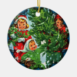 Cerâmica Obtendo O Ornamento Da Árvore De Natal