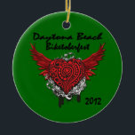 Cerâmica Ornamento de Daytona Beach Biktoberfest 2012<br><div class="desc">Aqui nós temos um coração do estilo do tatuagem com Daytona Beach Biketoberfest 2012 no texto preto. Este ornamento é mostrado com um fundo verde qual você pode facilmente mudar clicando o botão da personalização e para editar então escolha o fundo do menu de gota para baixo e escolha sua...</div>