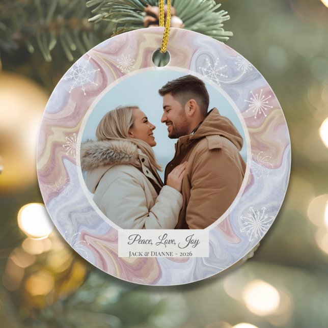 Cerâmica Ornamento de Fotos Redondas Personalizadas por Mod (Modern Boho Circle Ceramic Holiday Photo Ornament)