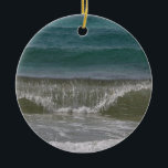 Cerâmica Ornamento de Ondas Oceânicas<br><div class="desc">Quer um lembrete das lindas ondas do oceano durante os feriados? Deixe esta fotografia de lindas ondas em Miramar Beach,  Flórida,  aquecer qualquer cena de inverno!</div>