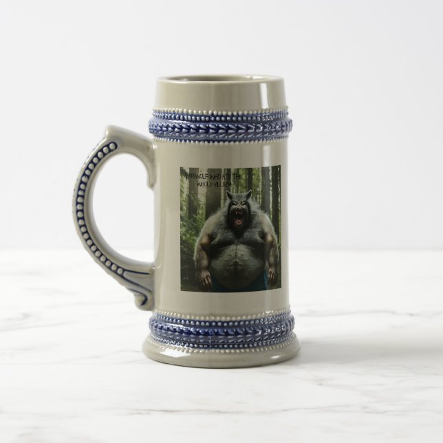 Cerveja Lobisomem Que Comeu A Aldeia Inteira Com caneca de (Esquerda)