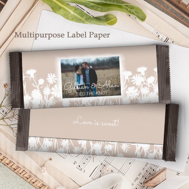 Cerveja Natural Beige Casamento de Bar Doces (light beige white floral botanical wedding personalized chocolate candy bar wrapper labels paper)