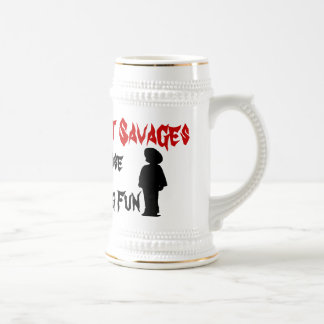 Cerveja O lote do amarelo Savages a caneca de esqueleto